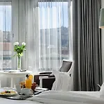 Tivoli Hotel 4*