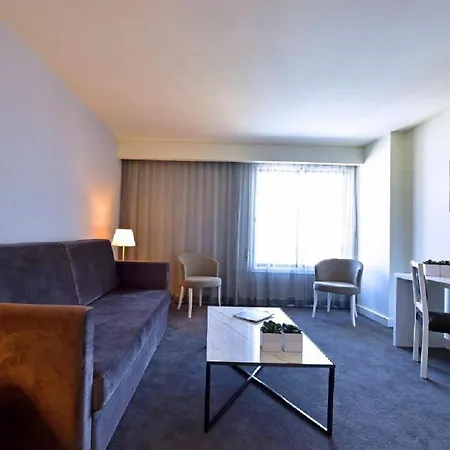 Tivoli Hotel 4*