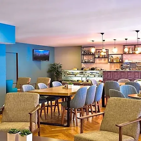 Tivoli Hotel 4*