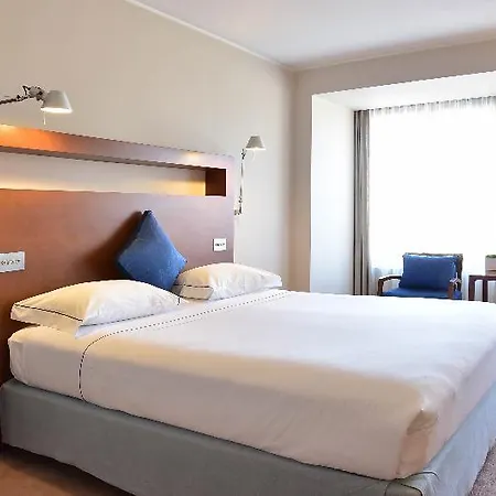 Tivoli Hotel 4*