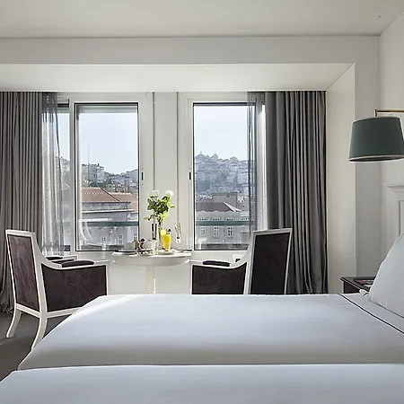 Tivoli Hotel 4*