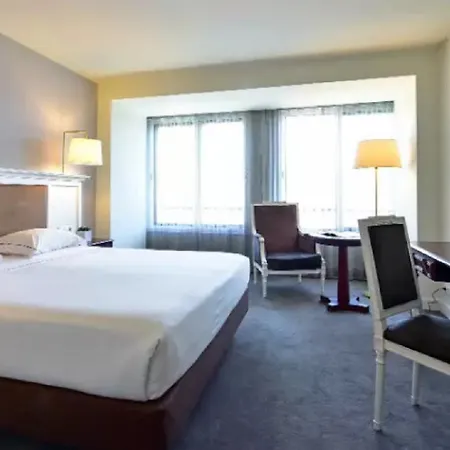 Tivoli Hotel 4*
